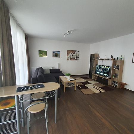 Park West Apartment - Free Parking Budapeste Exterior foto