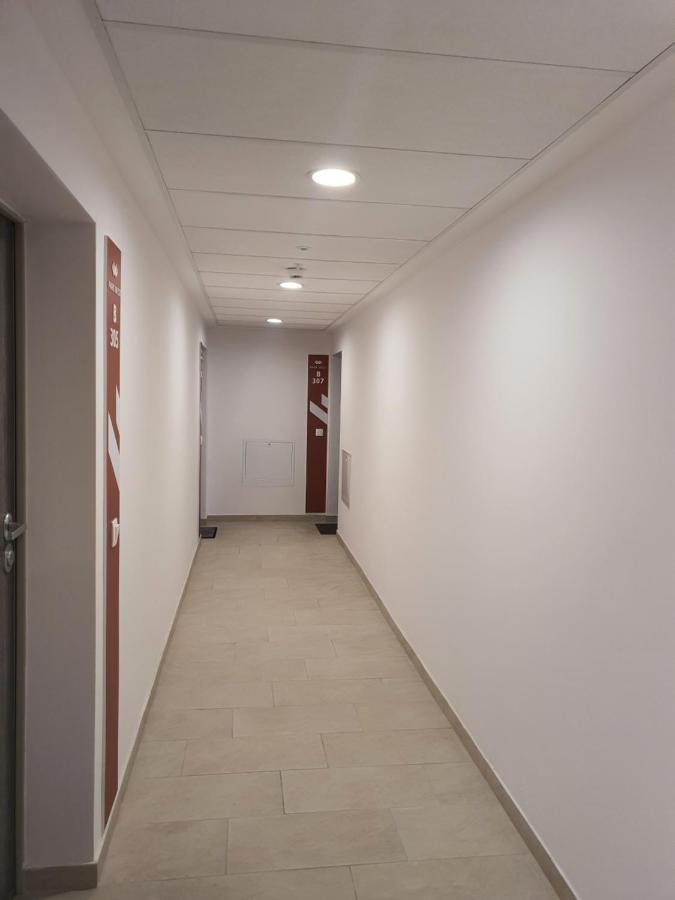 Park West Apartment - Free Parking Budapeste Exterior foto