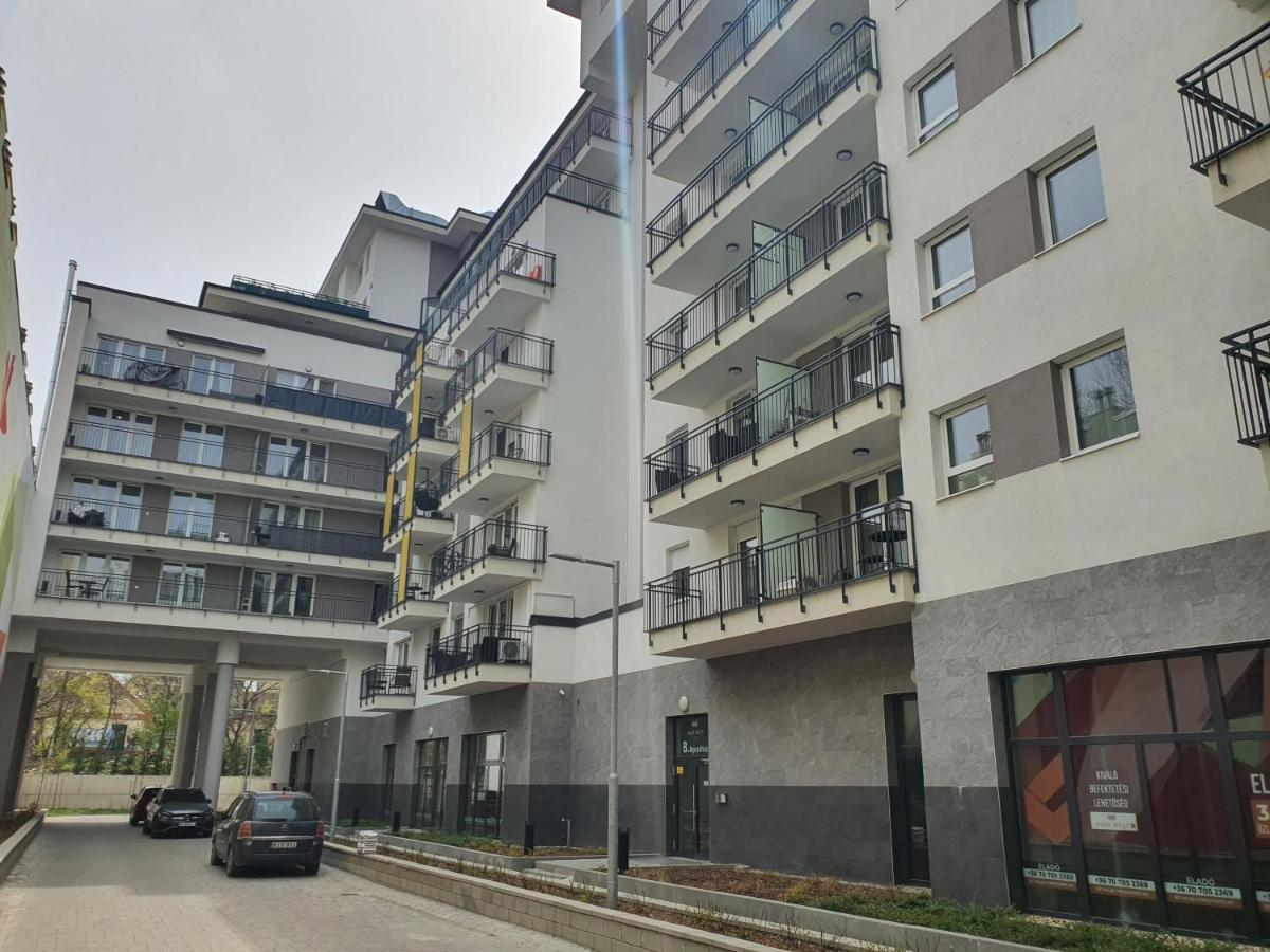 Park West Apartment - Free Parking Budapeste Exterior foto